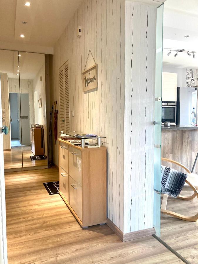 Seeufer Apartment: Geräumige Wohnküche Mit Terrasse Am Steinhuder