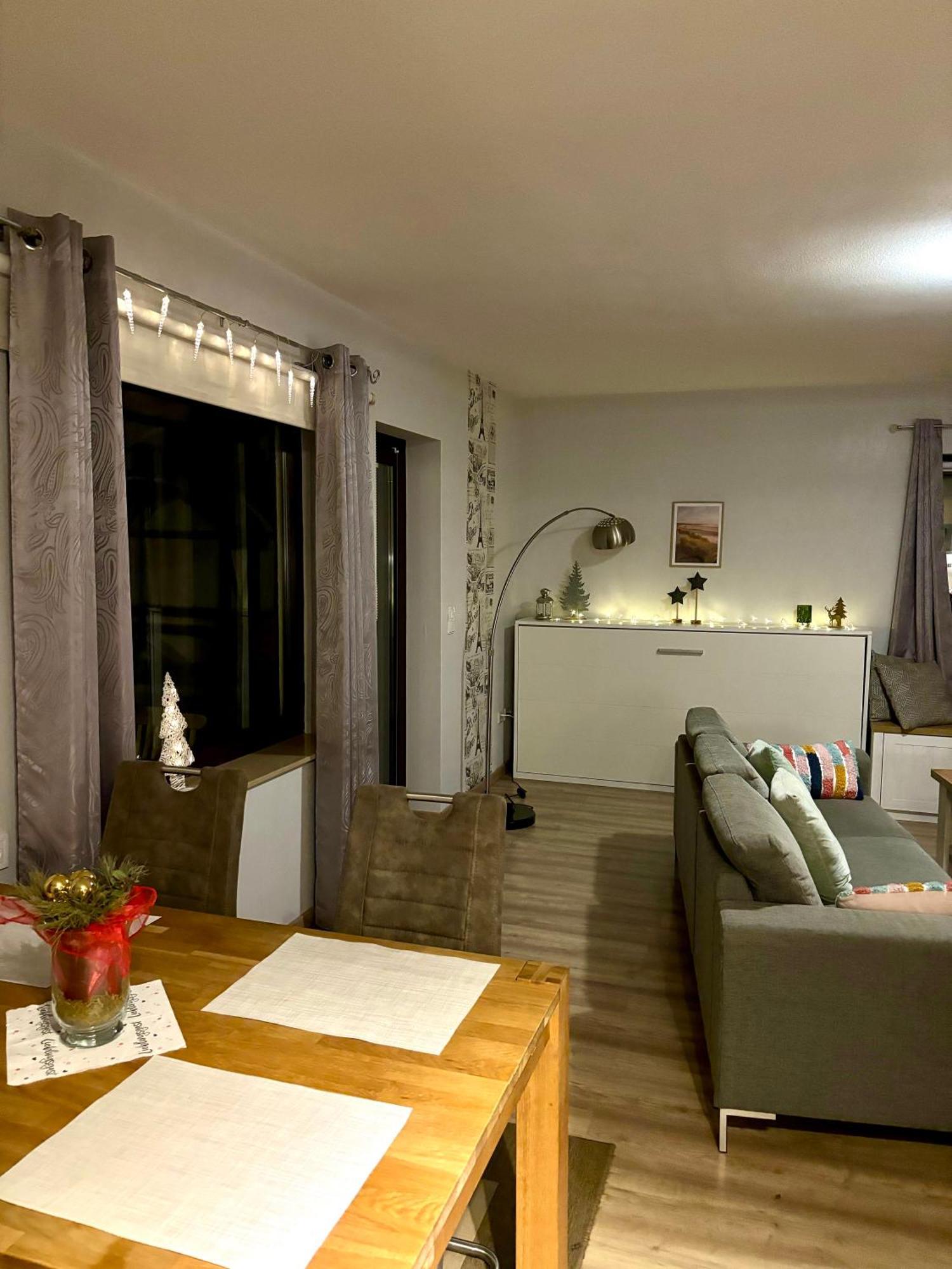 Seeufer Apartment: Geräumige Wohnküche Mit Terrasse Am Steinhuder Apartment